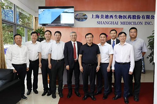 区领导彭崧、唐石青参加调研